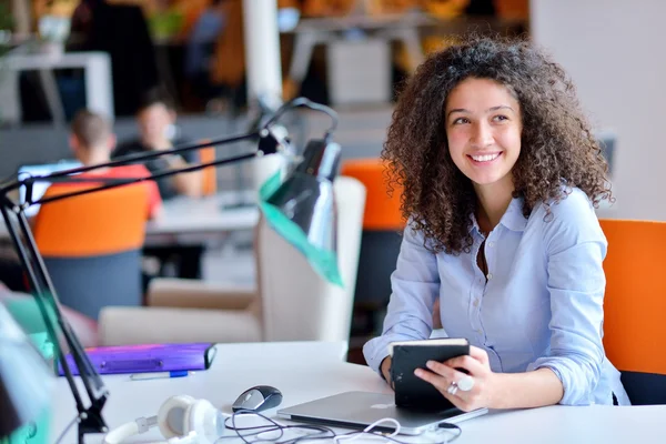 Mujer de negocios exitosa — Foto de Stock