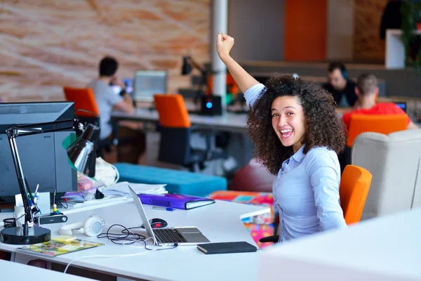 Mujer de negocios exitosa — Foto de Stock