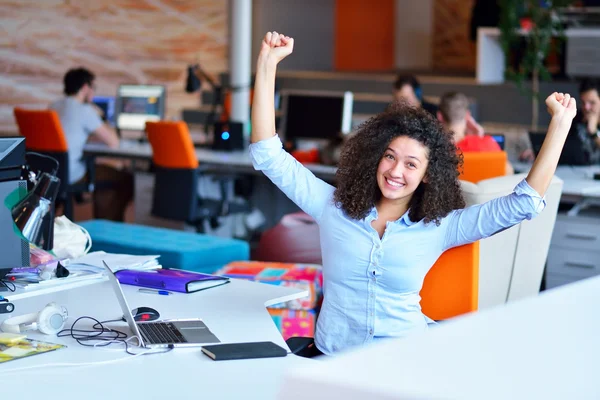 Mujer de negocios exitosa — Foto de Stock