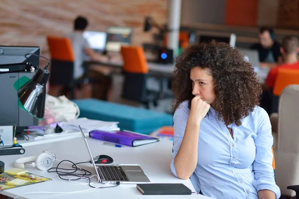 Mujer de negocios exitosa — Foto de Stock