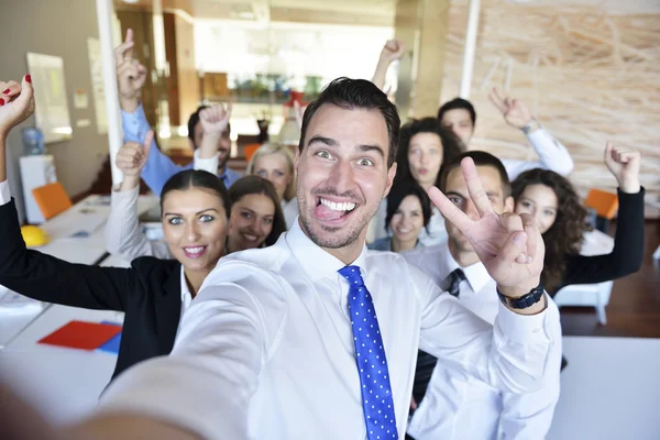 Feliz joven hombre de negocios retrato —  Fotos de Stock