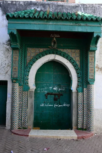 Zielona Drewniana Brama Starożytnego Meczetu Medina Tangier Maroko — Zdjęcie stockowe