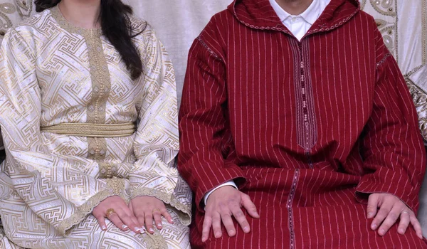 Tradicional Marroquí Wedding Novia Sienta Con Novio — Foto de Stock