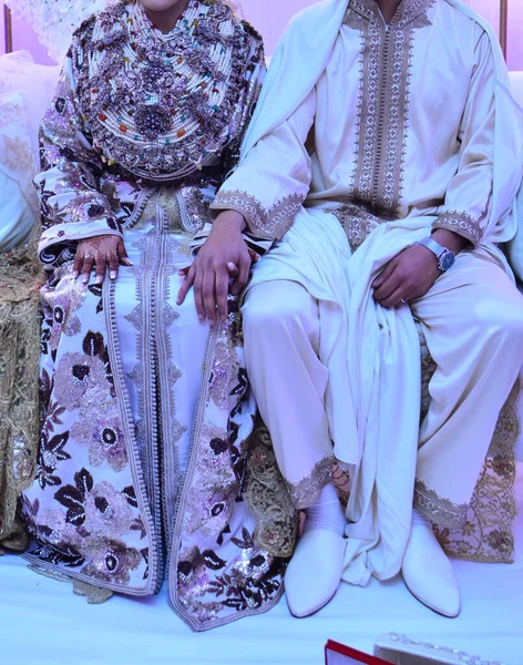 Tradicional Casamentos Marroquinos Noiva Senta Com Noivo — Fotografia de Stock