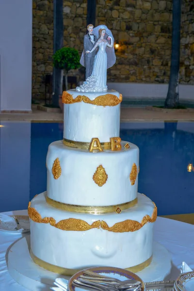 Klasik Düğün Pastası Figürleri Yeni Evliler Whit — Stok fotoğraf
