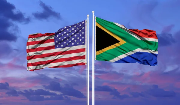 Dos Banderas Estatales Ondeando Estados Unidos Sudáfrica Cielo Azul Fondo — Foto de Stock