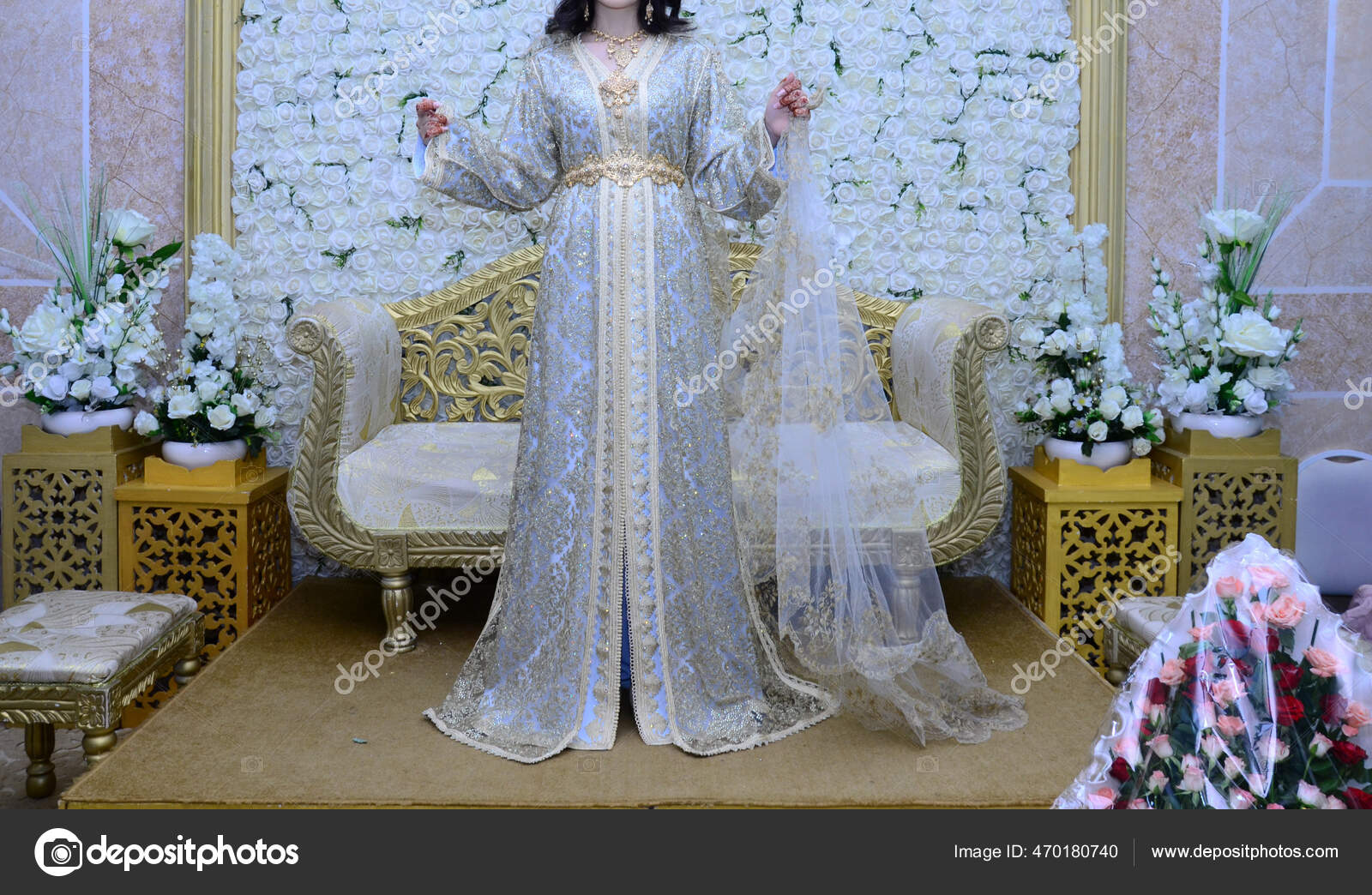 Moroccan wedding fotos stock, imágenes de Moroccan wedding kaftan sin | Depositphotos