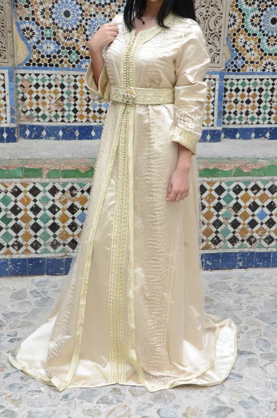 Moroccan Model Wears Moroccan Caftan Caftan Long Flowing Type Robe — Stock Photo, Image