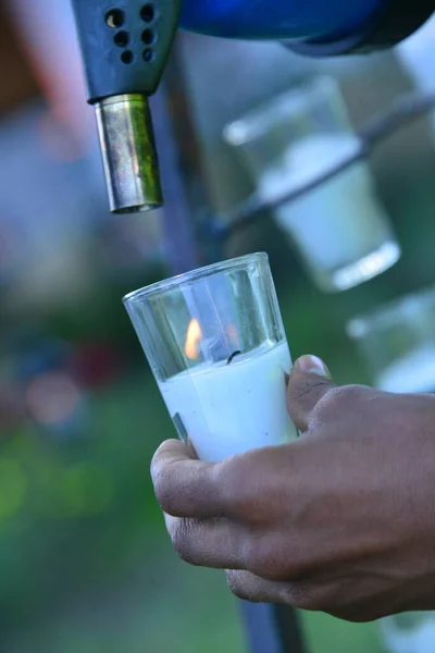 Light Candle Flame Jet Hand Candle — Stock Photo, Image