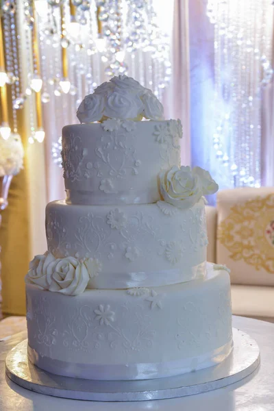 Gâteau Mariage Blanc Décoré Perles Blanches — Photo