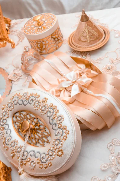 Bracciali Offerti Dalla Sposa Marocchina Alle Sue Damigelle Tradizioni Nozze — Foto Stock