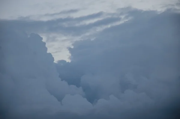 灰色的云朵，自然抽象 — 图库照片