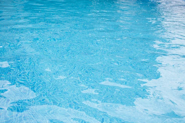 Su Yüzme Havuzu, mavi arka plan
