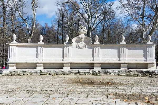 Ornated ayrıntıları ile Ortaçağ tezgah