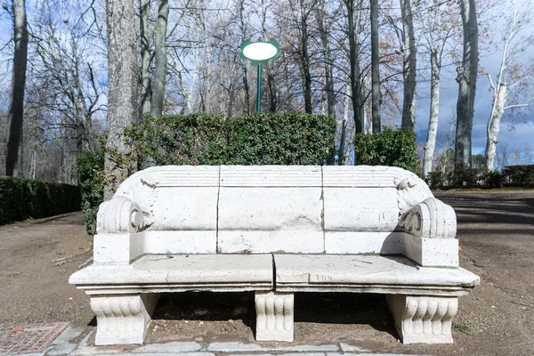 Bahçede eski tezgah