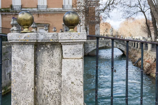 Avrupa Nehri akan köprünün bir parçası