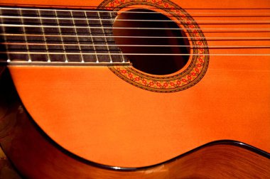 akustik ahşap klasik İspanyol gitarı