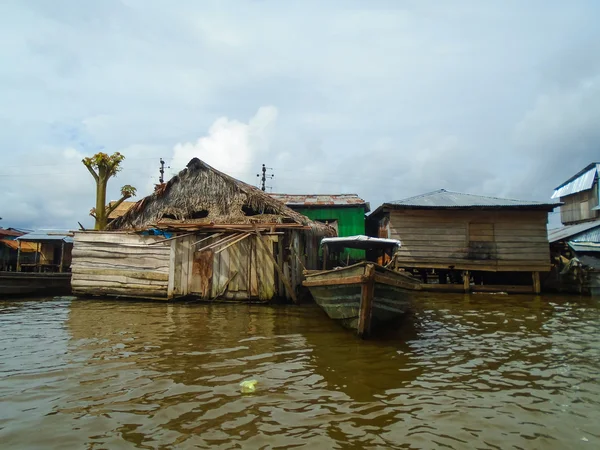 Desa mengambang Belen di Peru — Stok Foto