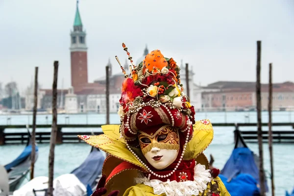伝統的なヴェネツィアン ・ カーニバル マスク — ストック写真