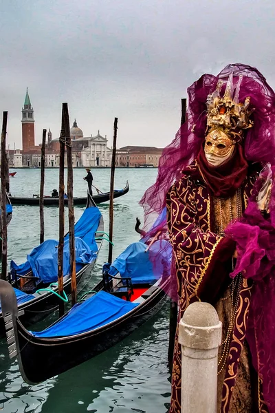 Tradiční Benátské karnevalové masky — Stock fotografie