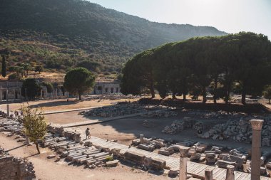 İzmir, Selcuk, Türkiye - 30 Ağustos 2021: Efes Antik Şehir Türkiye 'de.