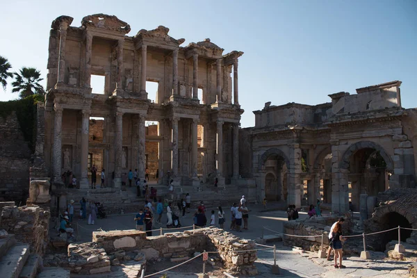 伊兹密尔 塞尔克 土耳其 2021年8月30日 以弗所的塞尔索斯图书馆 Library Celsus Ephesus Ephesus 是一座位于希腊伊洛尼亚海岸的城市 — 图库照片