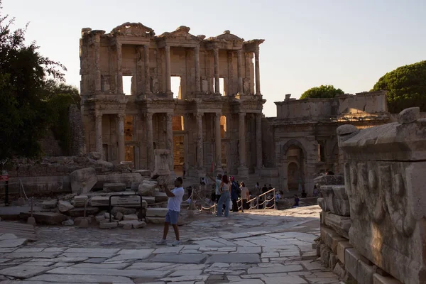 伊兹密尔 塞尔克 土耳其 2021年8月30日 以弗所的塞尔索斯图书馆 Library Celsus Ephesus Ephesus 是一座位于希腊伊洛尼亚海岸的城市 — 图库照片