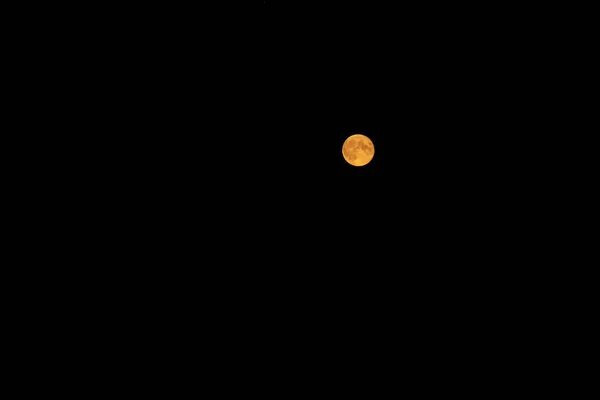 Żółty Księżyc Czarnym Niebie Przestrzeń Kopiowania — Zdjęcie stockowe