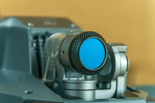 Filtrera Kameran Drönare Närbild Stående Ett Bord — Stockfoto
