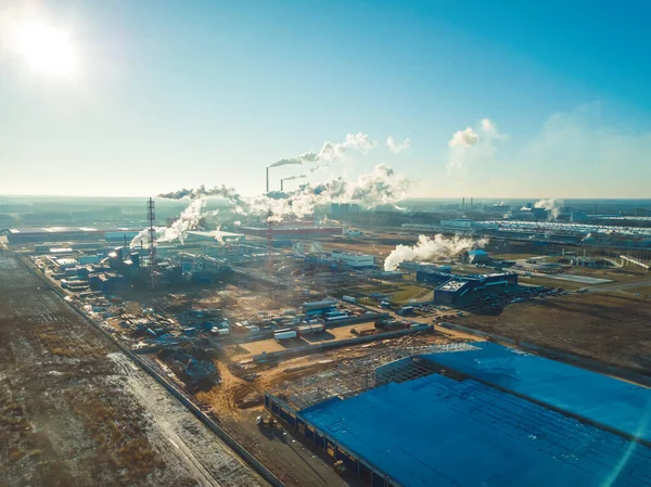 Gyárak Füsttel Teli Csövek Egy Havas Téli Napon Egy Drón — Stock Fotó