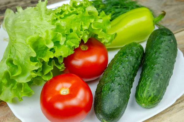Schönes Frisches Saftiges Gemüse Auf Einem Weißen Teller Frische Paprika — Stockfoto