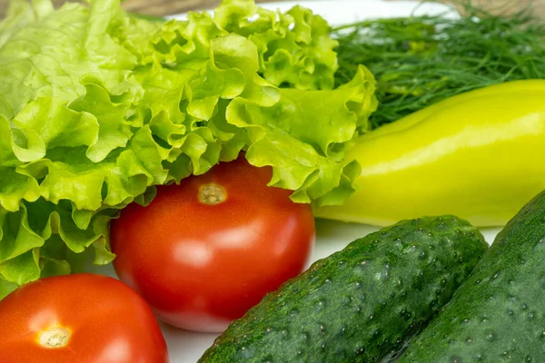 Schönes Frisches Saftiges Gemüse Auf Einem Weißen Teller Frische Paprika — Stockfoto