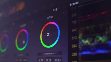 Yakın çekim sırasında video için prodüksiyon sonrası renk düzeltmesi.