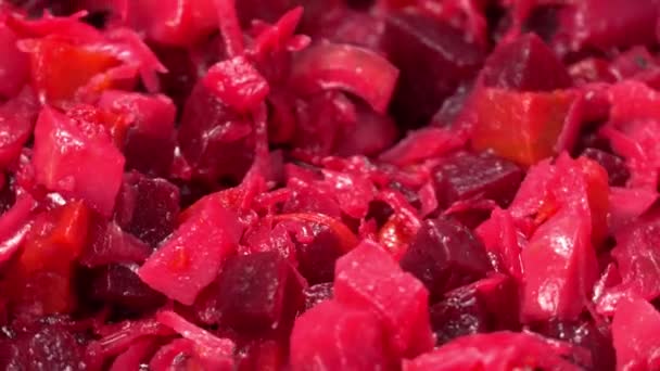 Ukrayna salatası Vinaigrette, döner ve döner. yakın plan. — Stok video