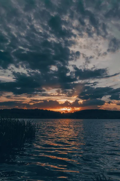 Beau Coucher Soleil Charmant Sur Lac Soir Été Soleil Couche — Photo