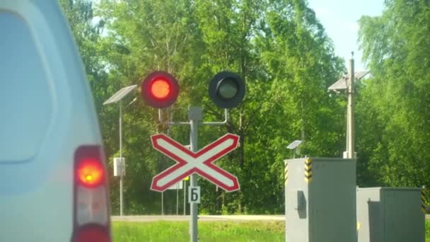 Parpadeo rojo tren carretera cruce luces cerca de 4k — Vídeo de stock