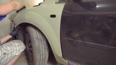 Kanadı beyaz zeminde yenisiyle değiştirip boşluklara göre dener..