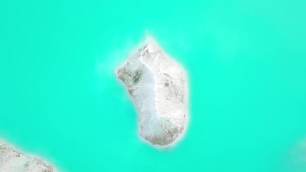 Безпілотник. тропічний острів, бірюзова лагуна з кришталево чистою водою . — стокове відео