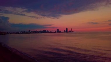 Gürcistan 'ın Batumi kentinin kuşbakışı görüntüsü Karadeniz' i aşıyor..
