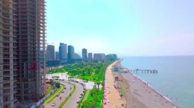 Gürcistan, Adjara 'da Batumi' nin ilk kıyı şeridi ve toprak seti insansız hava aracı manzarası