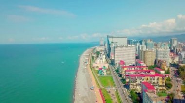 Gürcistan, Adjara 'da Batumi' nin ilk kıyı şeridi ve toprak seti insansız hava aracı manzarası