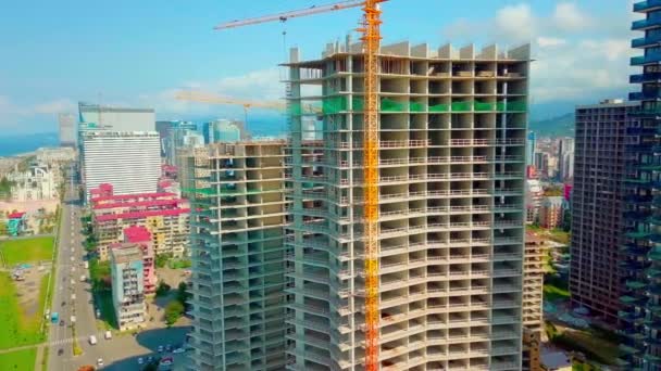 Costruzione di un edificio residenziale a più piani. Fotografia aerea. Batumi, — Video Stock