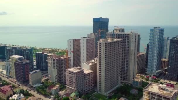 Construção de um edifício residencial de vários andares. Fotografia aérea. Batumi., — Vídeo de Stock