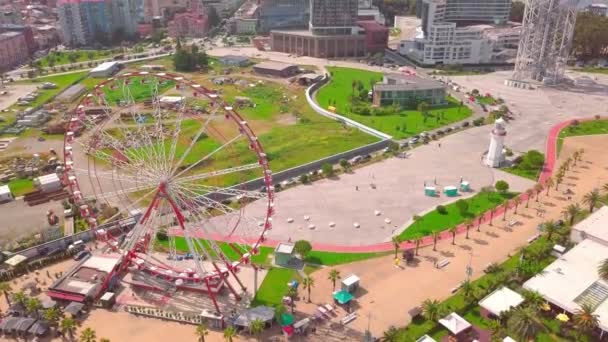 Shooting from a drone at a park in the city of Batumi, Georgia. — Stock Video