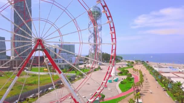 Shooting from a drone at a park in the city of Batumi, Georgia. — Stock Video