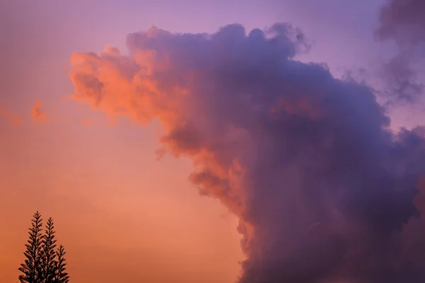 Драматическое Небо Облаками — стоковое фото