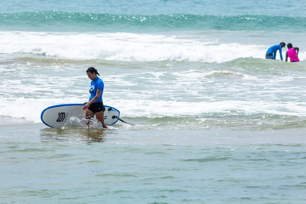 Hikkaduwa Sri Lanka 2019 Surfista Professionista Torna Dopo Paio Ore — Foto Stock