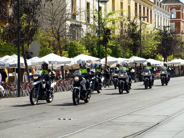 Σεβίλλη Ισπανία Απριλίου 2015 Εκπομπή Επτά Μοτοσικλετιστών Της Αστυνομίας Που — Φωτογραφία Αρχείου