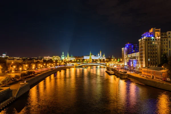 Kreml och Kreml quay — Stockfoto
