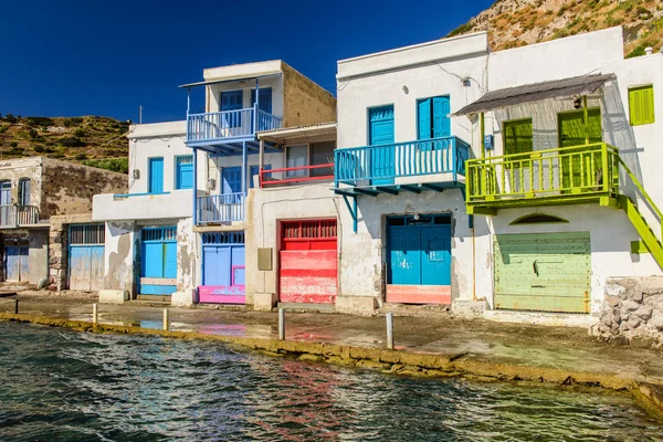 Pueblo griego tradicional junto al mar —  Fotos de Stock